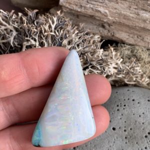 Milchiger Boulder Opal