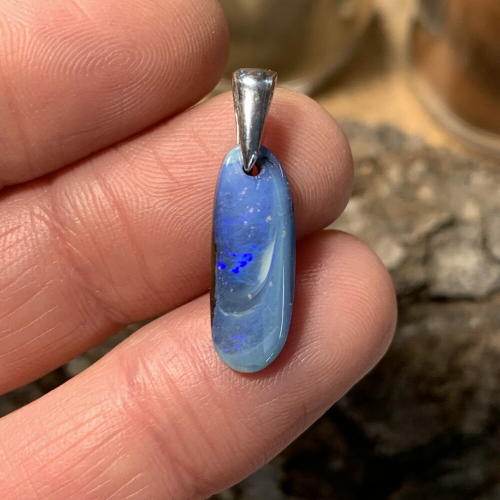 Blauer Opal Anhänger in Silber