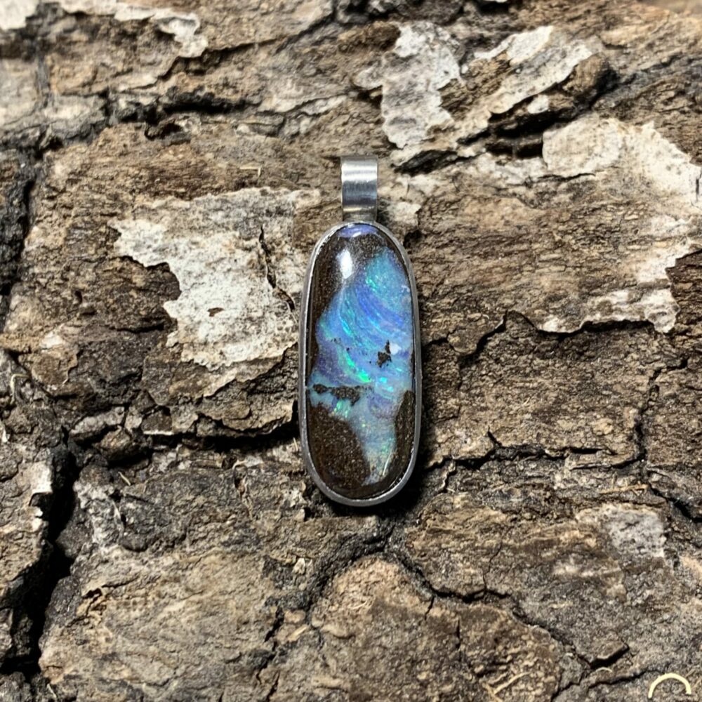 Hübscher Opal Anhänger in Silber